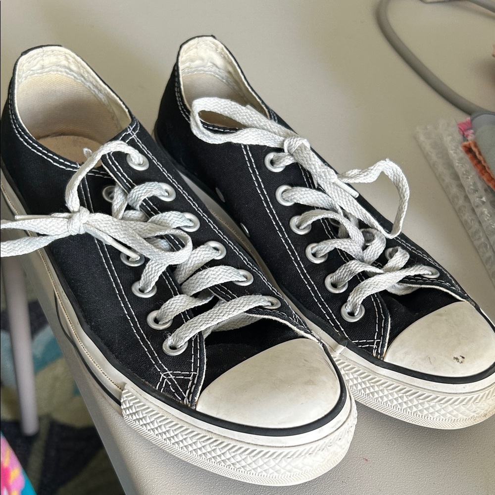 MISMATCHED SIZE Converse All Stars